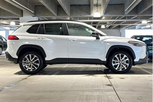 2025 Toyota Corolla Cross XLE
