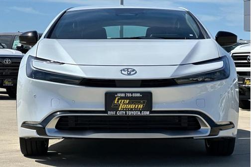2025 Toyota Prius L