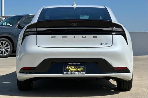 2025 Toyota Prius L