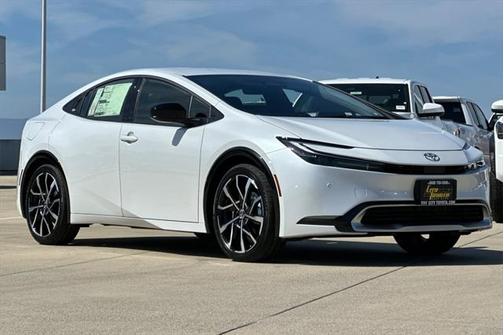 2025 Toyota Prius L