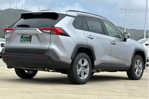 2025 Toyota RAV4 Hybrid LE