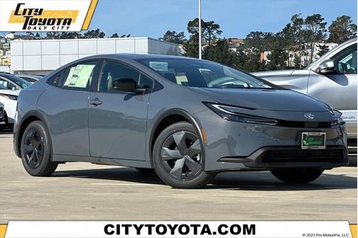 2025 Toyota Prius LE