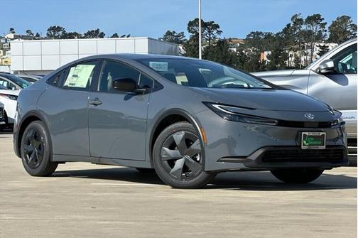 2025 Toyota Prius LE