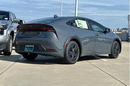 2025 Toyota Prius LE