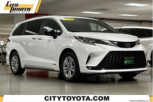 2021 Toyota Sienna XSE 7 Passenger