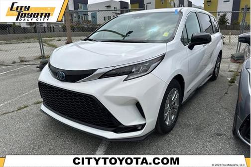 2021 Toyota Sienna XSE 7 Passenger