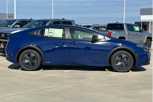 2025 Toyota Prius LE