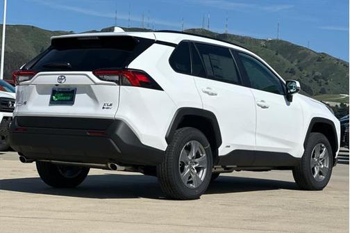 2025 Toyota RAV4 Hybrid XLE