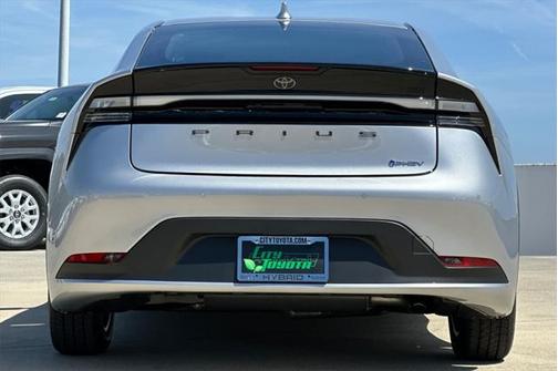 2025 Toyota Prius L