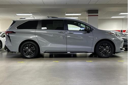 2024 Toyota Sienna XSE 7 Passenger
