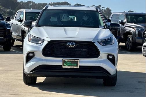 2025 Toyota Highlander Hybrid XLE