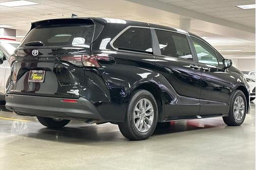 2024 Toyota Sienna XLE 7 Passenger