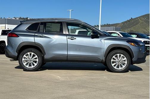 2025 Toyota Corolla Cross LE