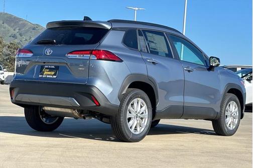 2025 Toyota Corolla Cross LE