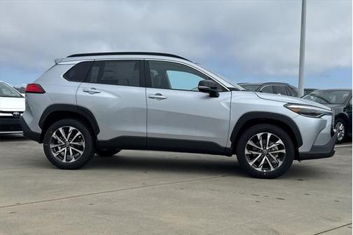 2025 Toyota Corolla Cross XLE