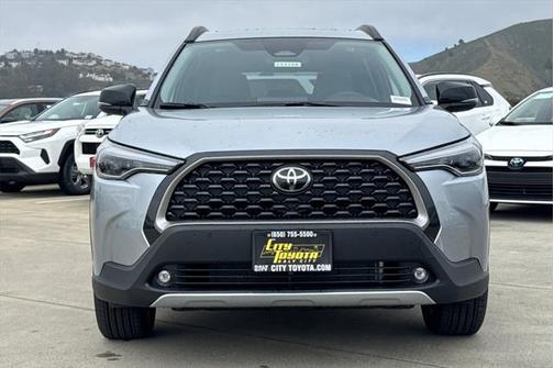 2025 Toyota Corolla Cross XLE