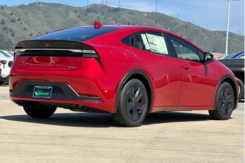 2025 Toyota Prius L