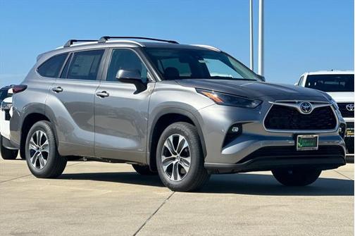 2025 Toyota Highlander Hybrid XLE