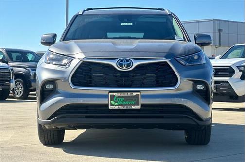 2025 Toyota Highlander Hybrid XLE