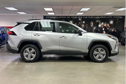2025 Toyota RAV4 Hybrid LE