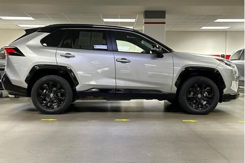 2023 Toyota RAV4 Hybrid SE