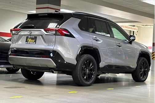 2023 Toyota RAV4 Hybrid SE
