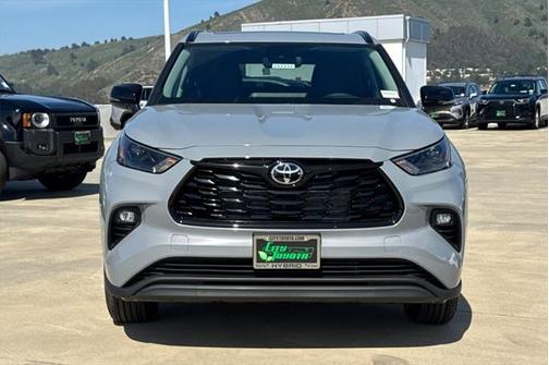 2025 Toyota Highlander Hybrid XLE