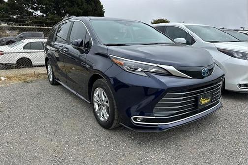 2024 Toyota Sienna Platinum 7 Passenger