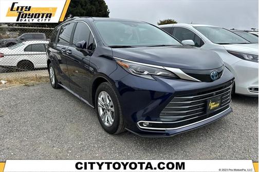 2024 Toyota Sienna Platinum 7 Passenger