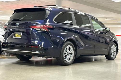 2024 Toyota Sienna Platinum 7 Passenger