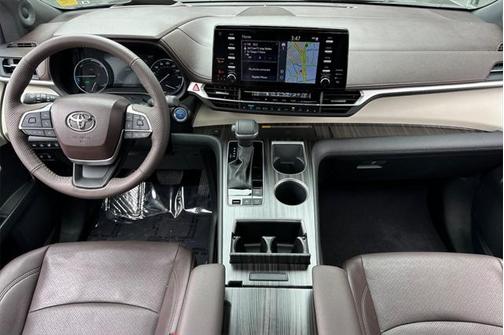 2024 Toyota Sienna Platinum 7 Passenger