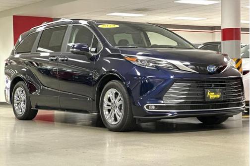 2024 Toyota Sienna Platinum 7 Passenger