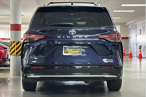 2024 Toyota Sienna Platinum 7 Passenger