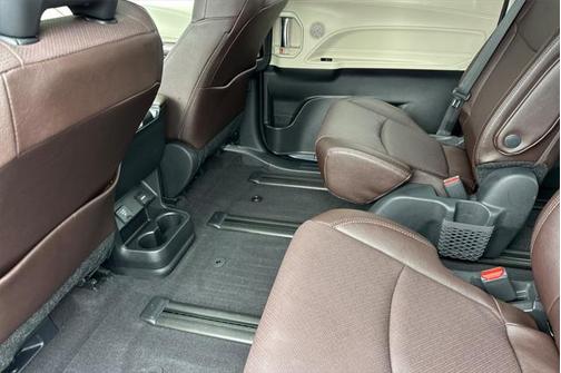 2024 Toyota Sienna Platinum 7 Passenger