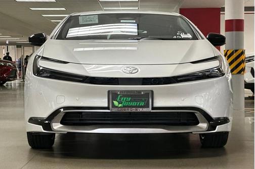 2025 Toyota Prius L