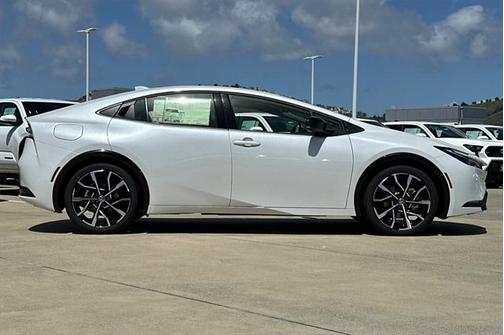 2025 Toyota Prius L