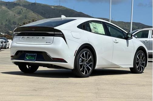 2025 Toyota Prius L
