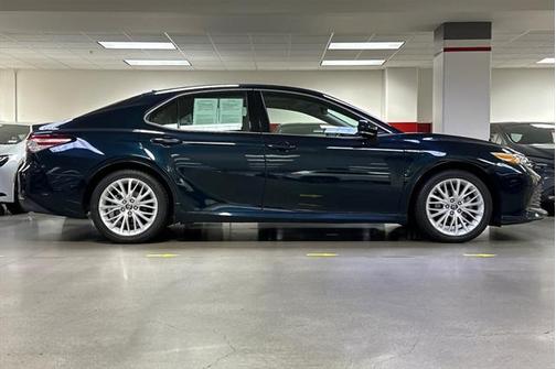 2018 Toyota Camry Hybrid XLE