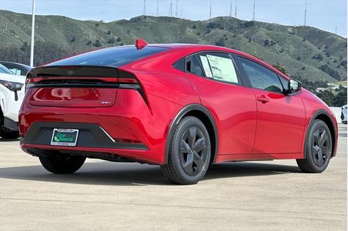 2025 Toyota Prius LE