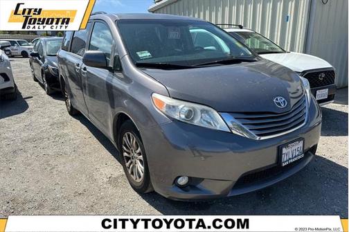 2017 Toyota Sienna XLE
