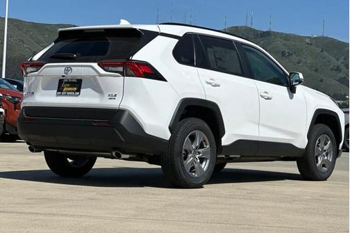 2025 Toyota RAV4 XLE
