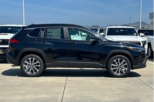 2025 Toyota Corolla Cross XLE