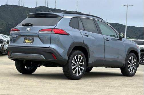 2025 Toyota Corolla Cross XLE