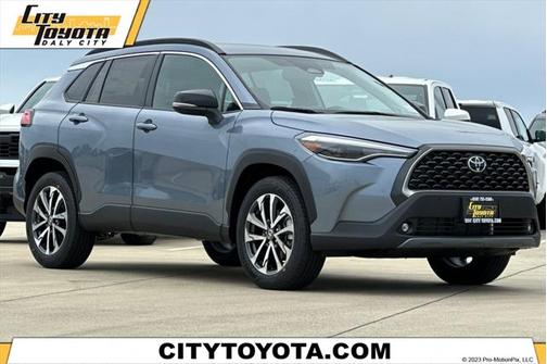 2025 Toyota Corolla Cross XLE