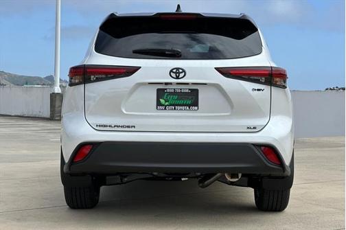 2025 Toyota Highlander Hybrid XLE