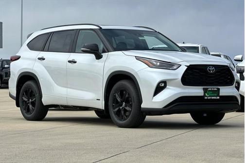 2025 Toyota Highlander Hybrid XLE