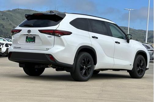 2025 Toyota Highlander Hybrid XLE