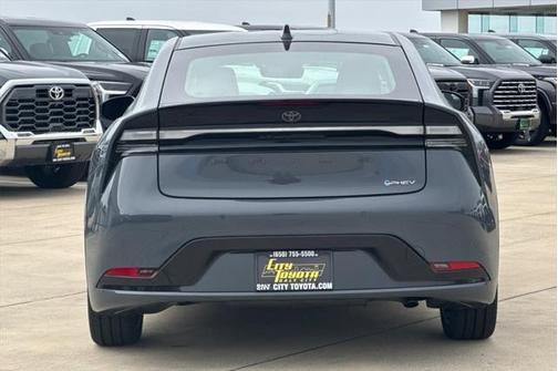 2025 Toyota Prius L