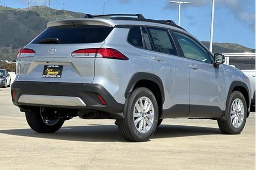 2025 Toyota Corolla Cross LE