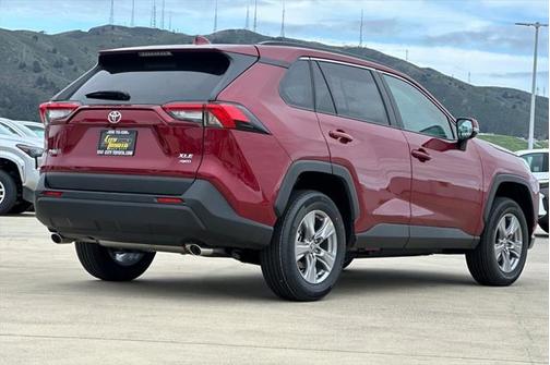 2025 Toyota RAV4 XLE